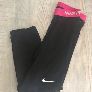 Hot pink Nike Pro medium